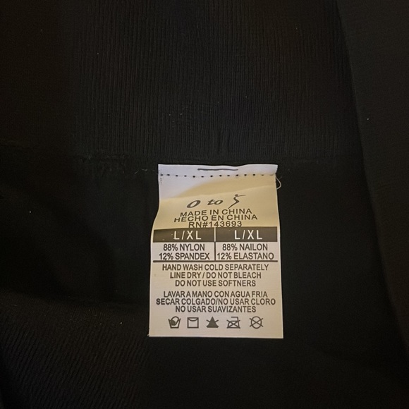 O to S Active black seamless leggings, Size L/XL, NWT - Picture 4 of 5